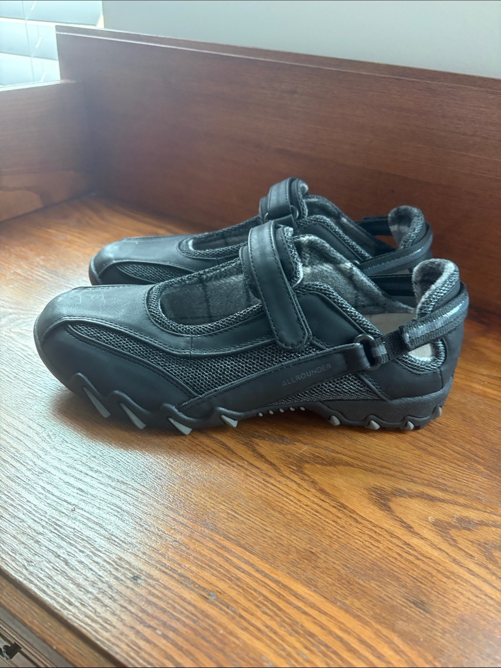 Nearly New Mephisto Allrounder Walking Shoes - Size 8.5